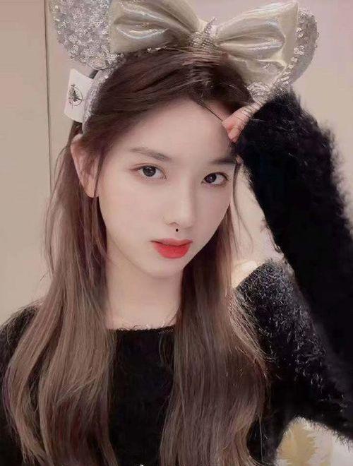 网红小灵雪,网络红人的魅力与影响力