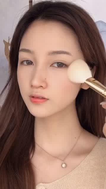 明星走秀妆容教程,打造时尚舞台风采