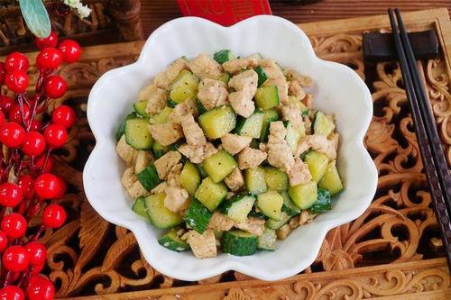 小学鸡吃瓜,小鸡吃瓜趣事多