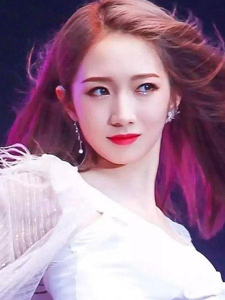 明星美妆,揭秘明星们的美丽秘诀与化妆技巧