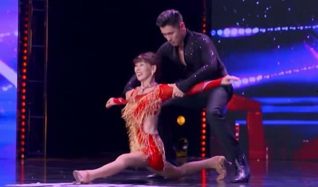 79岁老太跳网红舞蹈,活力满满圈粉无数