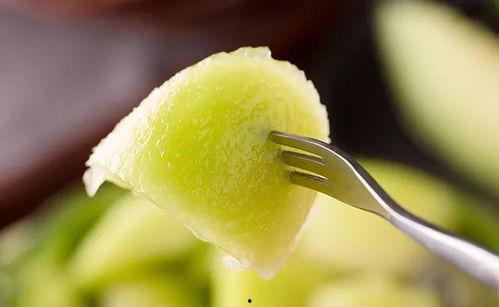 朋友吃蜜瓜,与朋友共享甜蜜时光