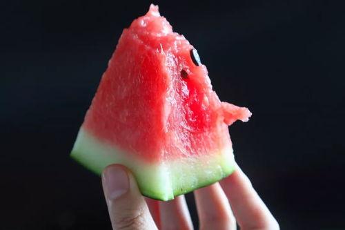 夏天吃瓜写真小红书,小红书上的夏日吃瓜写真集