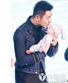 明星当奶爸,育儿路上的甜蜜挑战与温馨瞬间