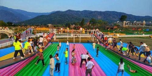 顶上乡村网红摇摆桥,趣味横生的田园新地标